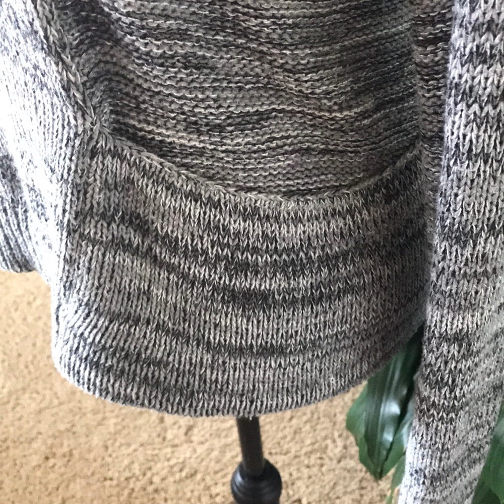 Jump Sweater - Picture 2 of 7